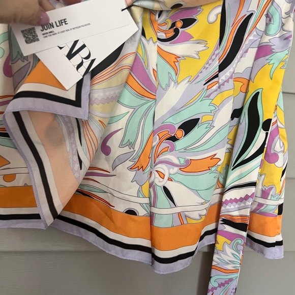 Zara Colorful Abstract Pattern shorts - Picture 5 of 7